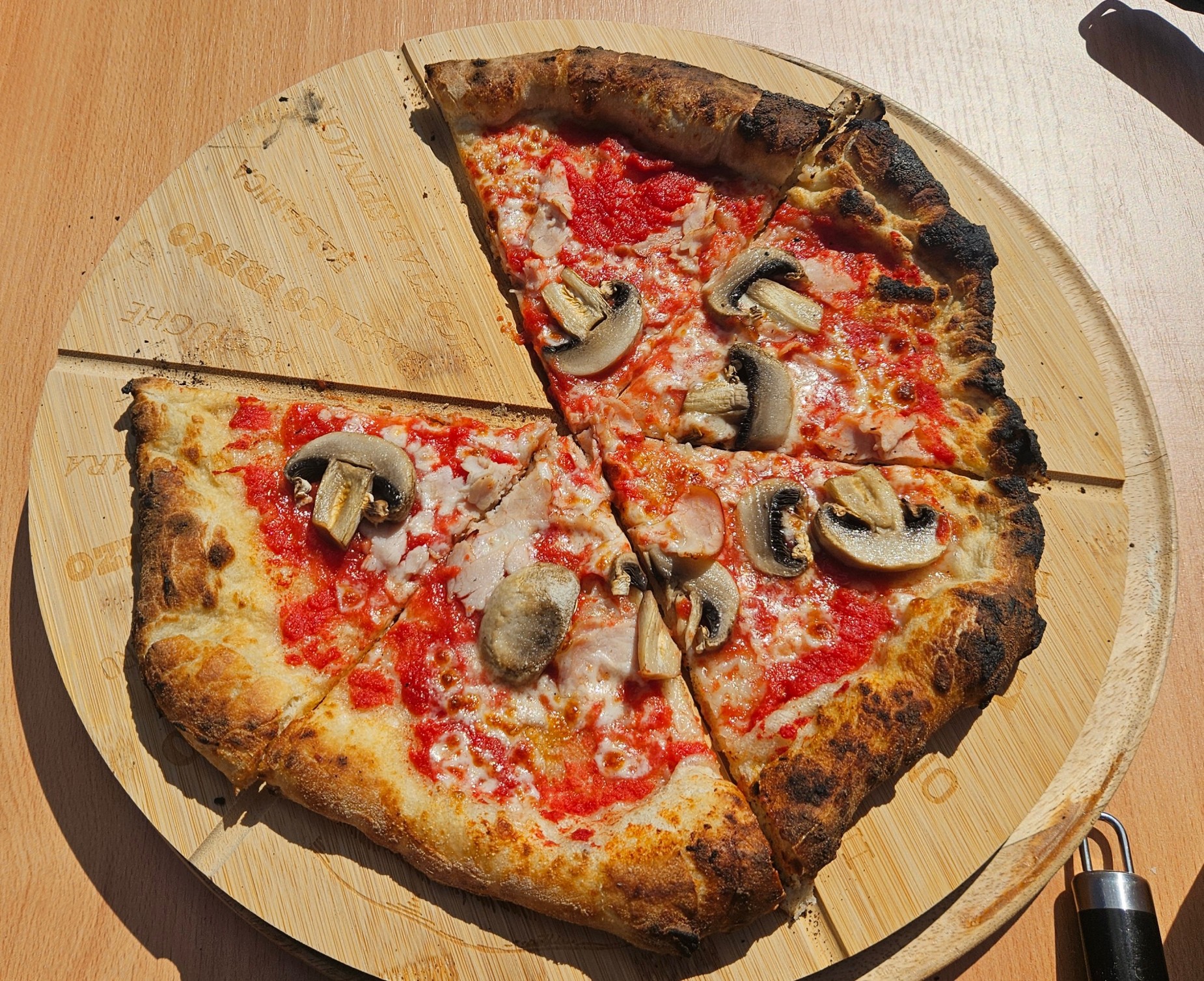 Druga pizza - trochę za bardzo przypieczona